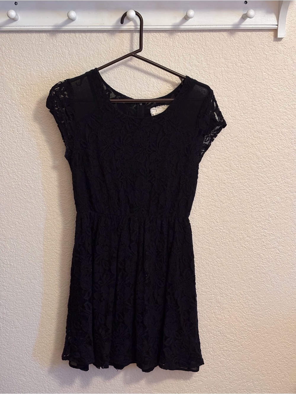 Women's Black Lace Short-Sleeve Mini Dress